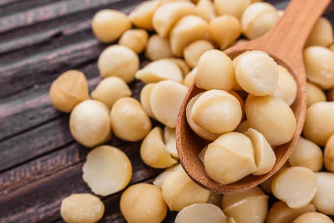 1kg Macadamia halves